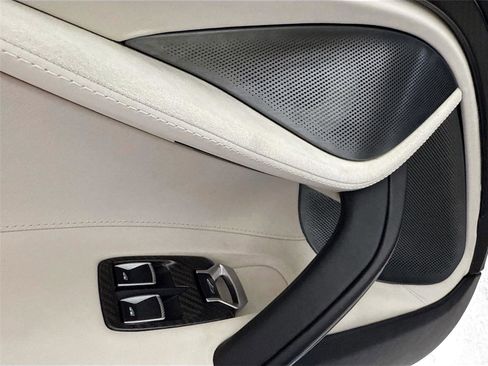 Used 2024 McLaren 750S Spider image 25