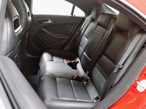 Used 2015 Mercedes-Benz CLA 250 4MATIC image 26