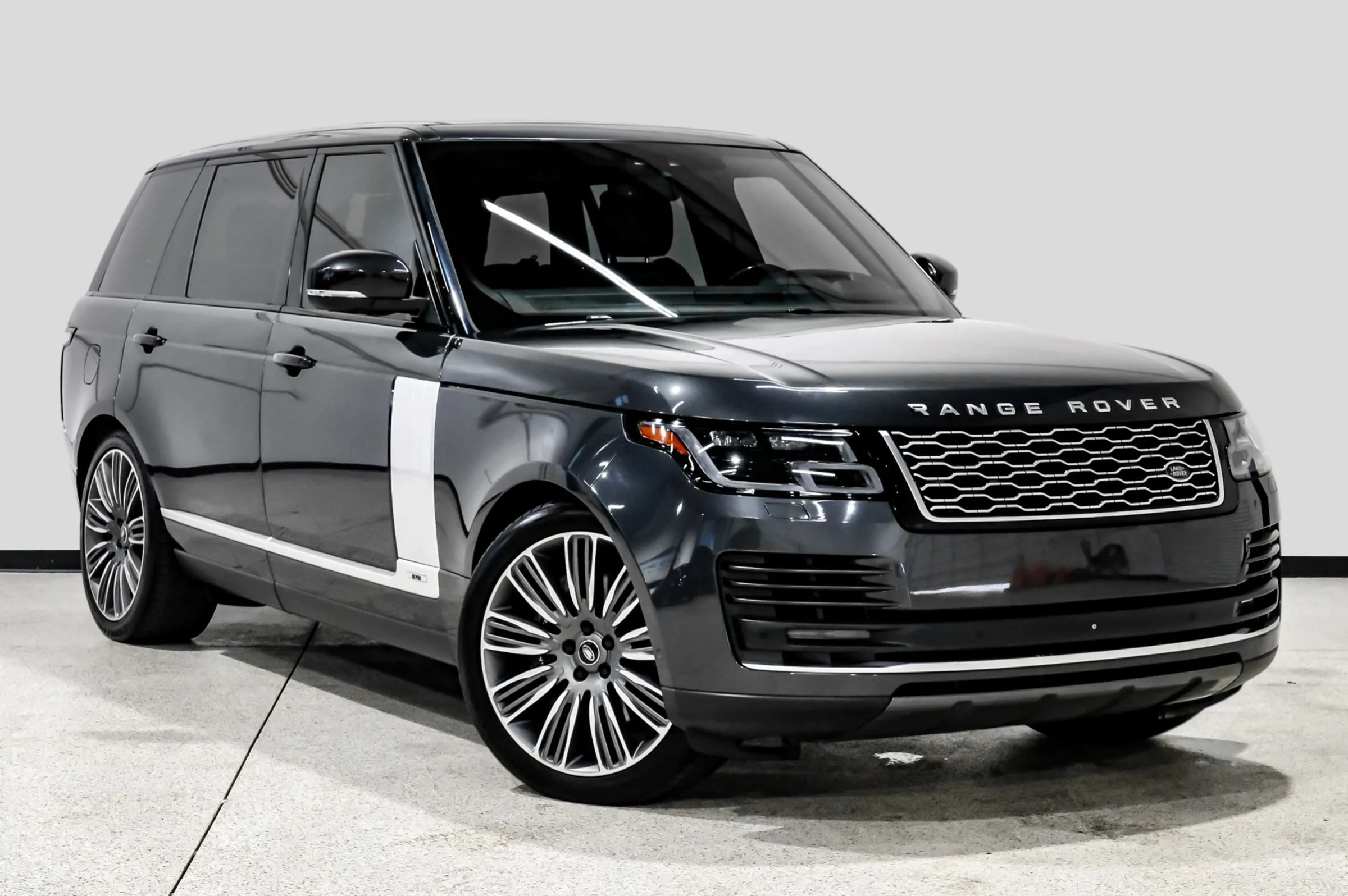 Used 2019 Land Rover Range Rover Long Wheelbase Supercharged AWD/4WD image 4