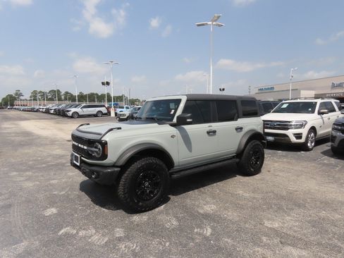 Used 2023 Ford Bronco Wildtrak AWD/4WD image 2