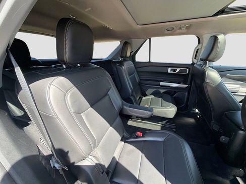 Used 2022 Ford Explorer XLT w/ Equipment Group 202A image 28