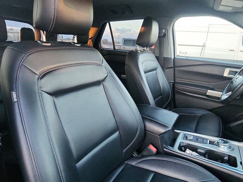 Used 2023 Ford Explorer XLT w/ Equipment Group 202A image 33