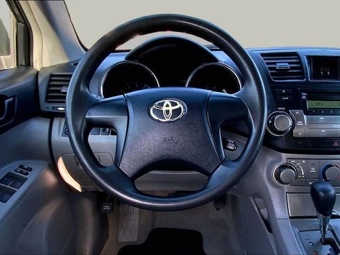 Used 2010 Toyota Highlander 2WD w/ Extra Value Pkg 2 image 5