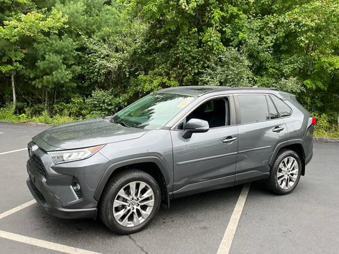 Used 2021 Toyota RAV4 XLE Premium AWD/4WD image 2
