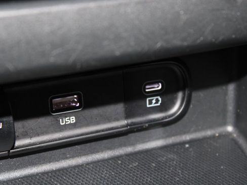 Used 2025 Kia Seltos S image 39