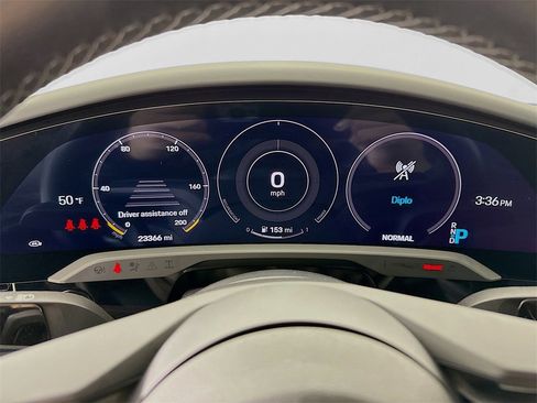 Used 2022 Porsche Taycan image 17