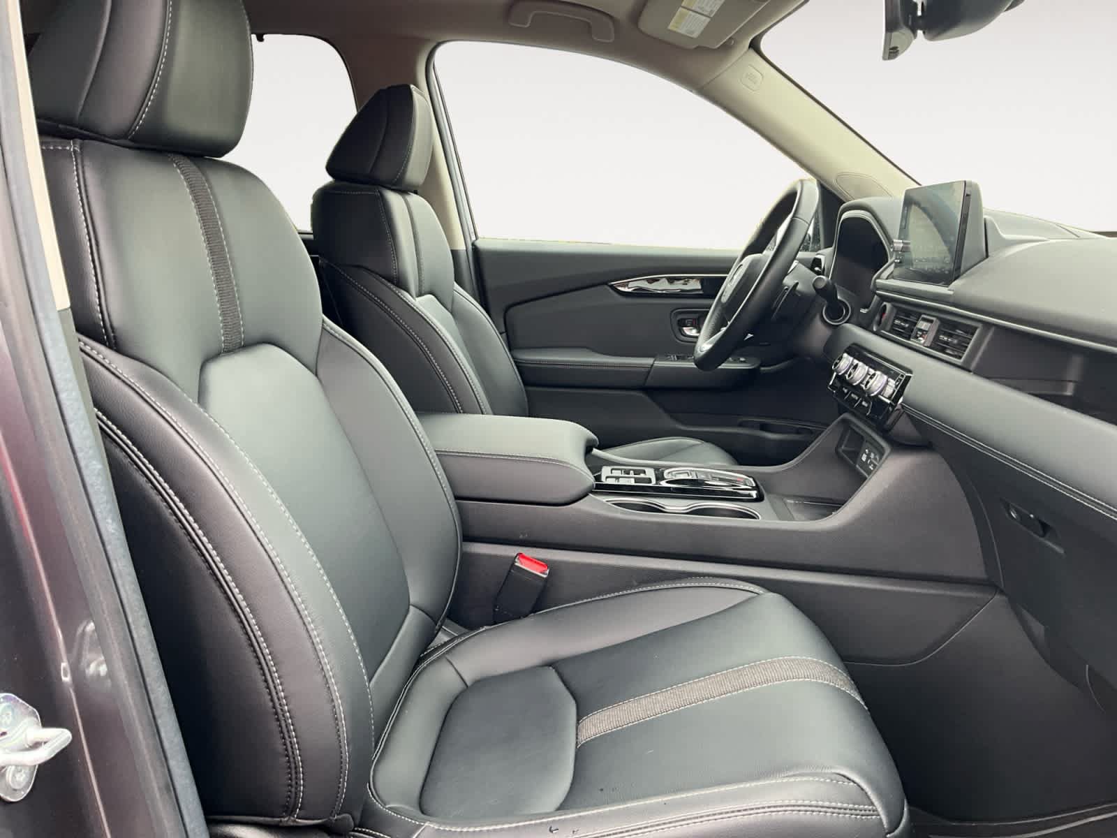 Used 2025 Honda Pilot Touring image 15