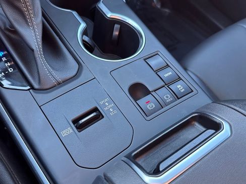 Used 2023 Toyota Highlander XSE image 29