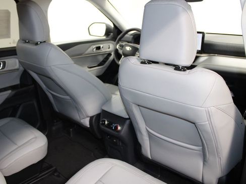 New 2026 Ford Explorer Active RWD image 34