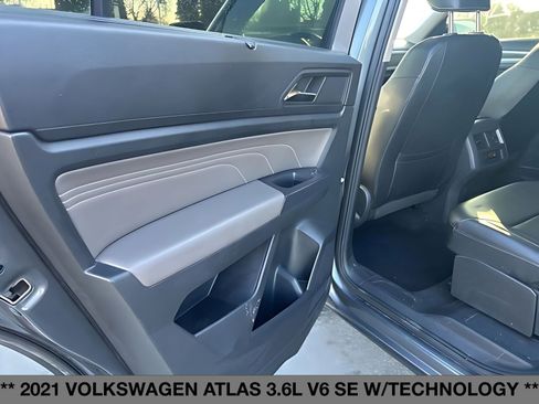 Used 2021 Volkswagen Atlas SE image 16
