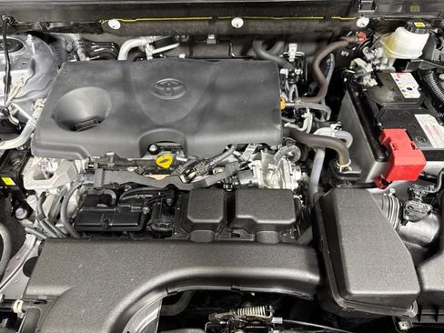Used 2023 Toyota RAV4 LE AWD/4WD image 9