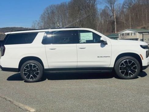 New 2026 Chevrolet Suburban RST w/ Comfort Package AWD/4WD image 9
