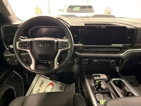 Used 2024 Chevrolet Silverado 1500 LT Trail Boss w/ Convenience Package II AWD/4WD image 12