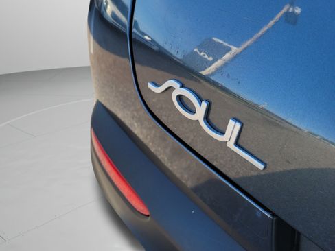 Used 2022 Kia Soul LX w/ Technology Package FWD image 30