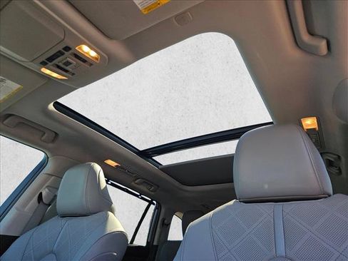 Used 2021 Toyota Highlander Platinum FWD image 23