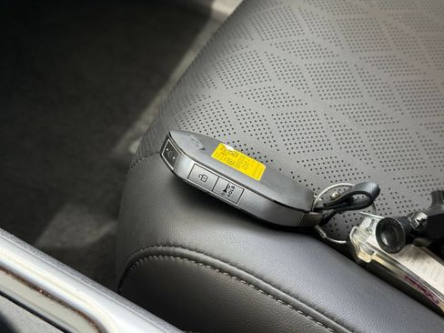 Used 2026 Kia Carnival FWD image 22