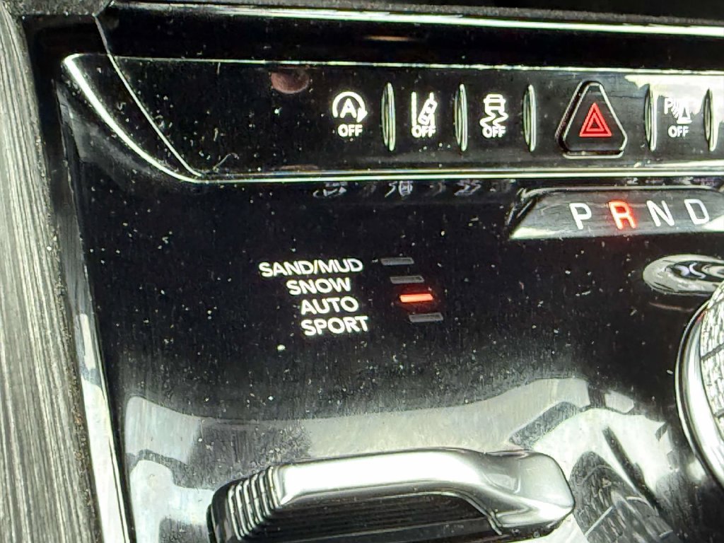 Used 2024 Jeep Wagoneer Series II AWD/4WD image 29