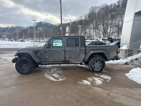Used 2022 Jeep Gladiator Mojave w/ LED Lighting Group image 4