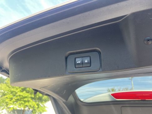 Used 2025 Nissan Rogue SV AWD/4WD image 20