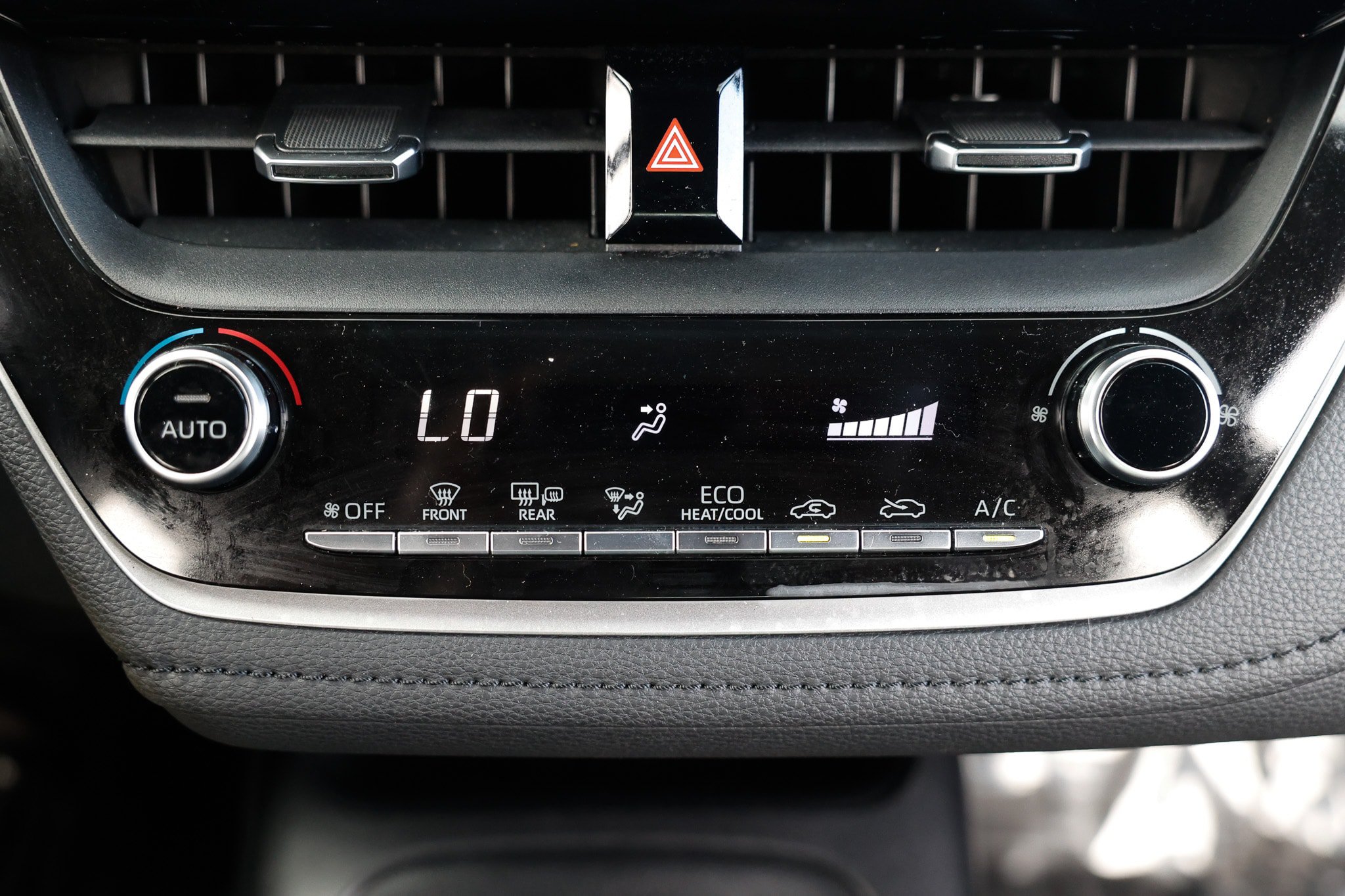 Used 2022 Toyota Corolla SE FWD image 34
