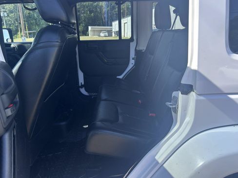 Used 2014 Jeep Wrangler Unlimited Sahara AWD/4WD image 29