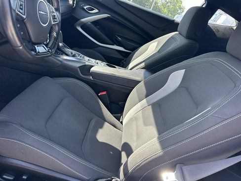 Used 2018 Chevrolet Camaro LT RWD image 6