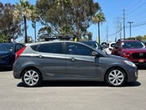 Used 2013 Hyundai Accent SE FWD image 30