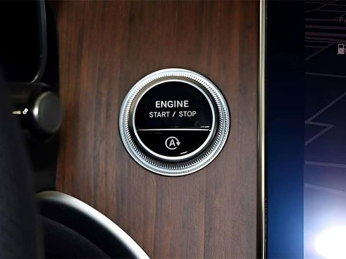 Used 2024 Mercedes-Benz GLC 300 4MATIC image 18