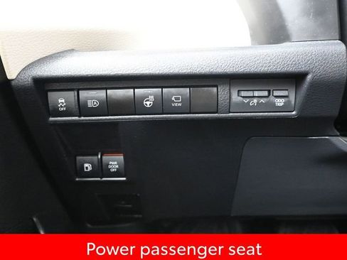 Certified 2023 Toyota Sienna Platinum image 24