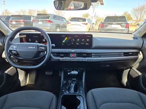 Used 2025 Kia K4 LXS image 24
