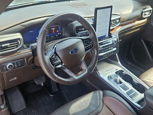 Certified 2022 Ford Explorer King Ranch w/ Class IV Trailer Tow Package RWD image 39