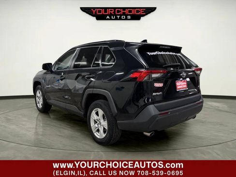 Used 2021 Toyota RAV4 XLE FWD image 3