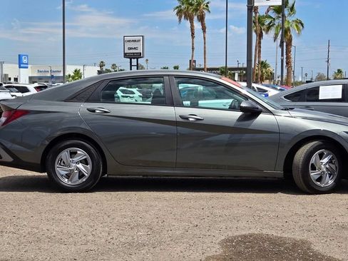 Used 2026 Hyundai Elantra SE w/ Cargo Package FWD image 3