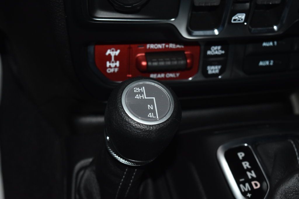 Used 2025 Jeep Wrangler Unlimited Rubicon w/ Convenience Group AWD/4WD image 14