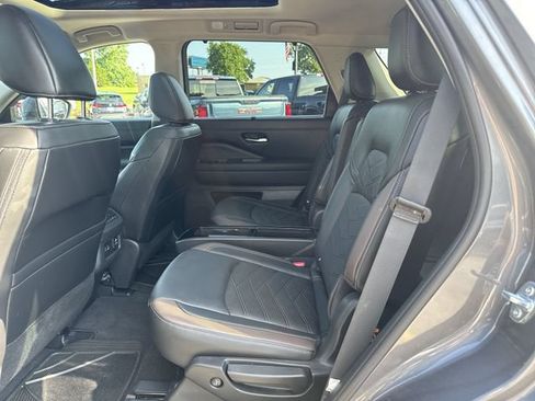 Used 2025 Nissan Pathfinder Platinum AWD/4WD image 24