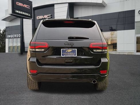 Used 2018 Jeep Grand Cherokee Altitude AWD/4WD image 24