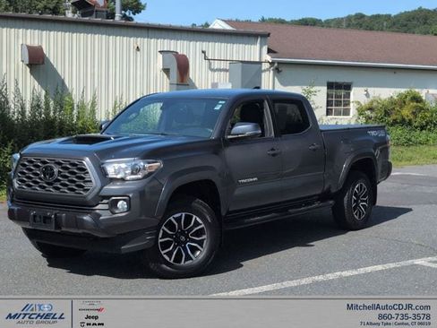 Used 2022 Toyota Tacoma TRD Sport AWD/4WD image 1