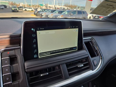 Used 2023 Chevrolet Suburban LT image 25