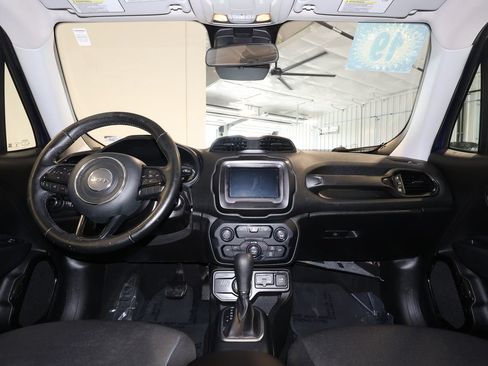 Used 2019 Jeep Renegade Altitude w/ Quick Order Package 2XM AWD/4WD image 28