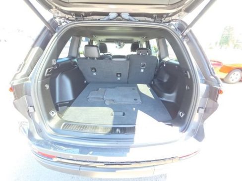 Used 2024 Jeep Grand Cherokee Altitude AWD/4WD image 34