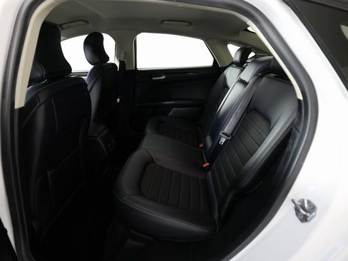 Used 2018 Ford Fusion SE w/ Equipment Group 201A image 13