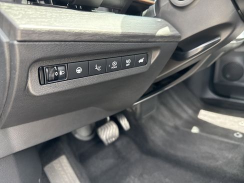 Used 2024 Nissan Ariya AWD image 26