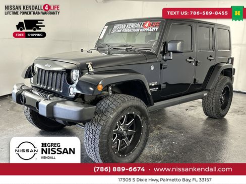 Used 2017 Jeep Wrangler Unlimited Sahara w/ Connectivity Group image 6