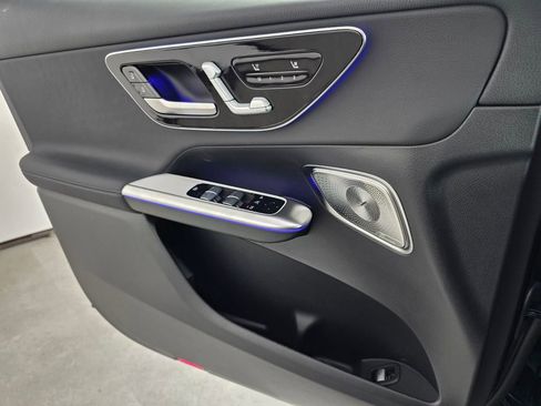 New 2026 Mercedes-Benz GLC 300 image 17