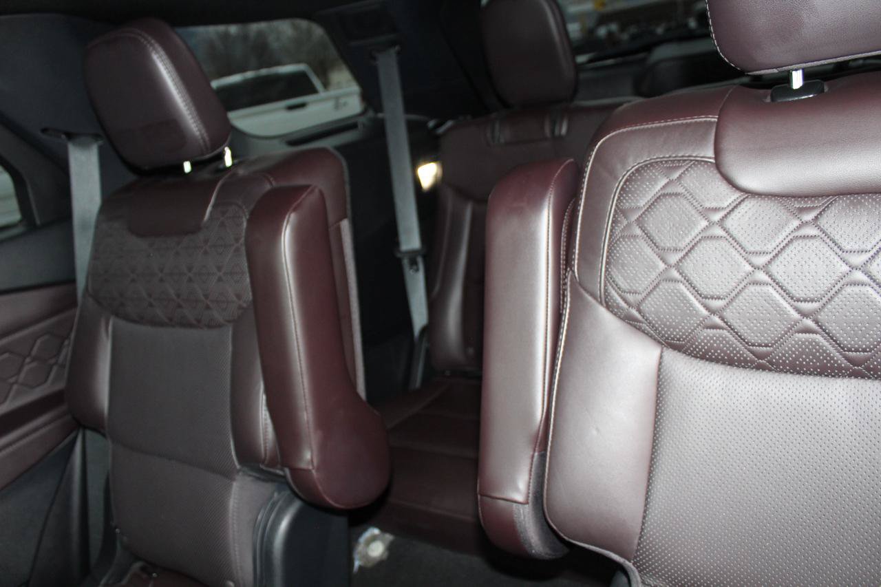 Used 2025 Ford Explorer Platinum w/ LUX Leather Package AWD/4WD image 65
