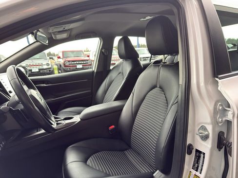 Used 2017 Ford Escape SE w/ Equipment Group 201A image 14