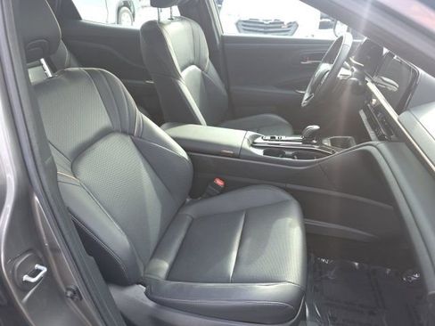 Used 2024 Toyota Crown Platinum image 10