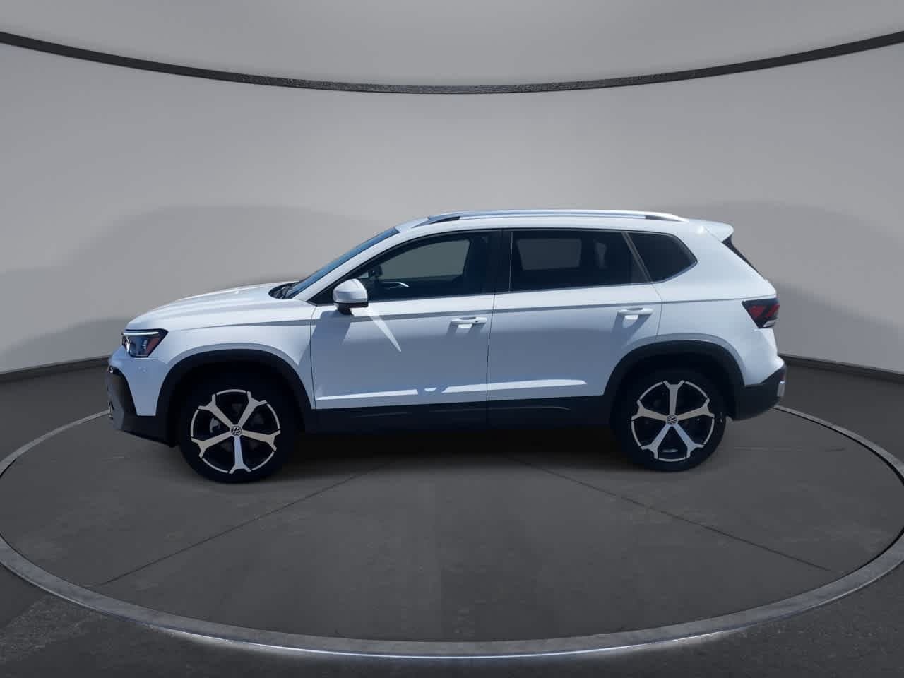 Used 2025 Volkswagen Taos SEL AWD/4WD image 6