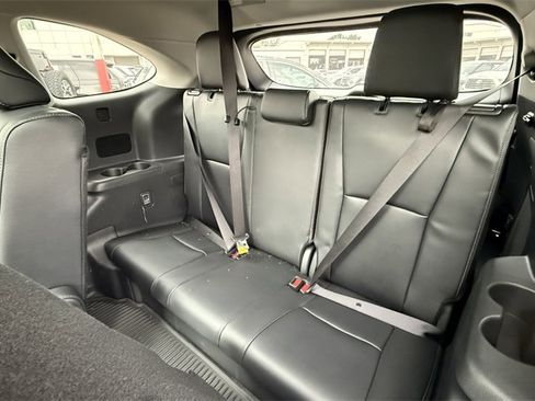 New 2025 Toyota Highlander Platinum image 16