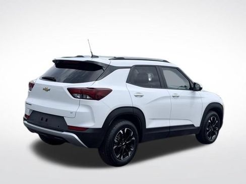 Used 2022 Chevrolet TrailBlazer LT w/ Convenience Package FWD image 6
